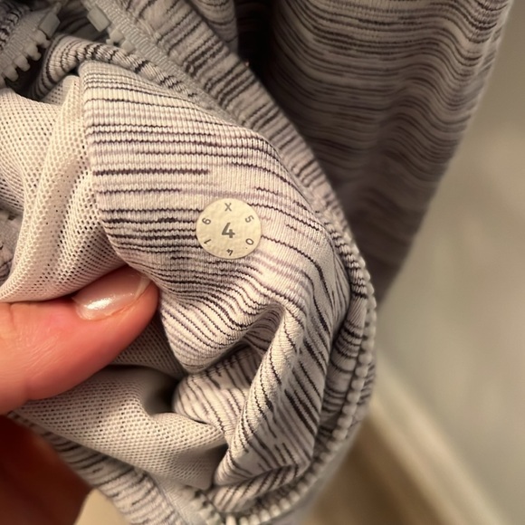 Lululemon Define Jacket - Picture 4 of 4